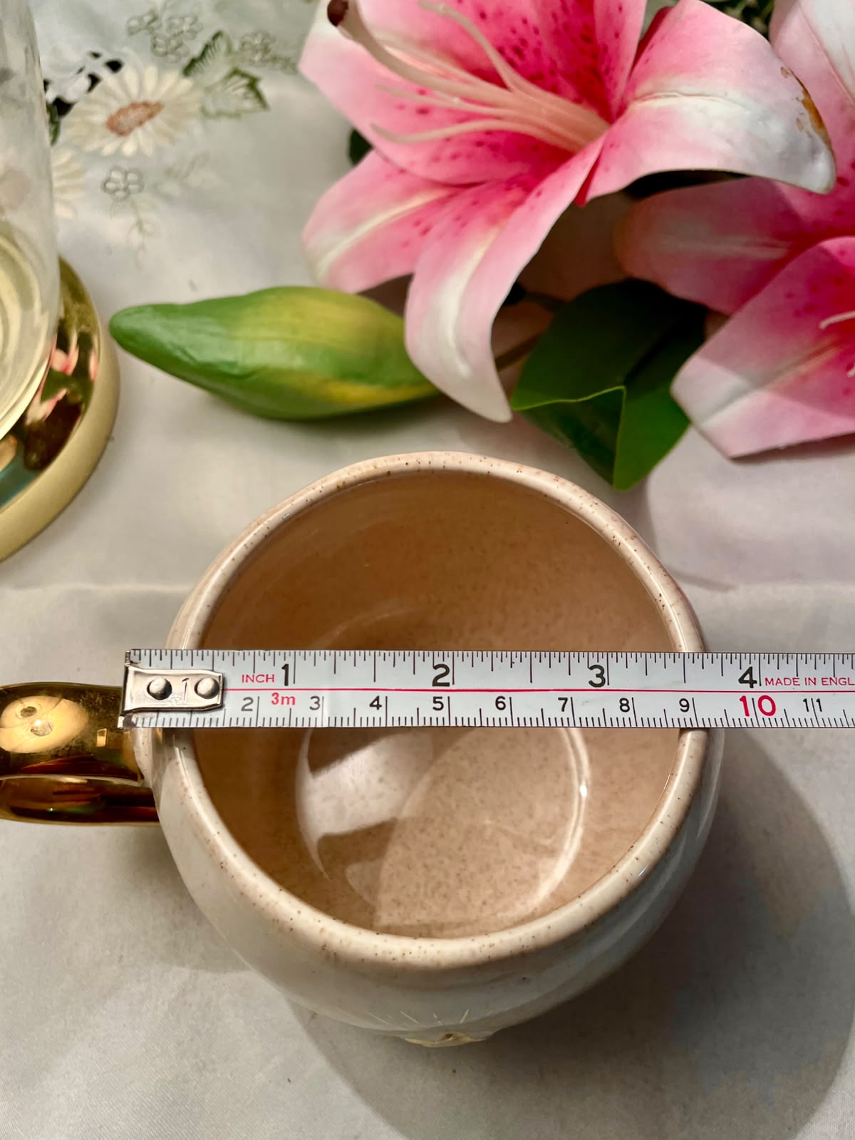 Oliver Bonas Star Gold-Tone Handle Ceramic Mug 9 cm