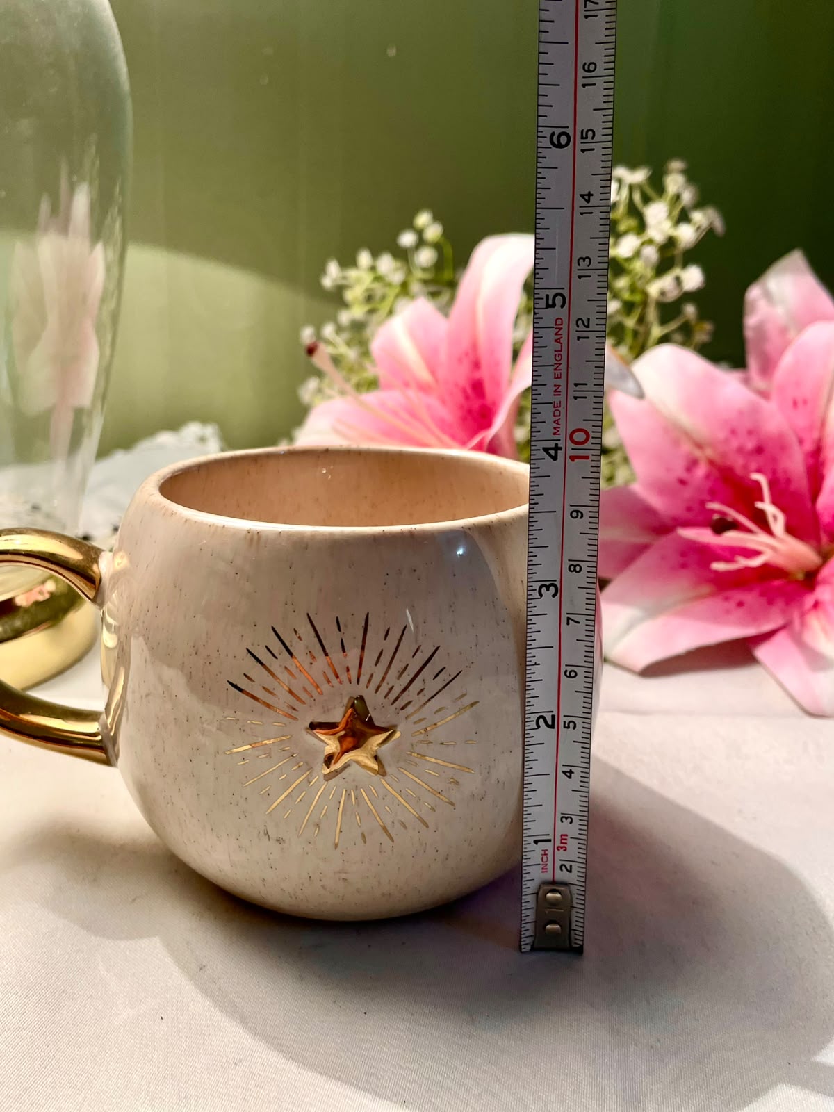Oliver Bonas Star Gold-Tone Handle Ceramic Mug 9 cm