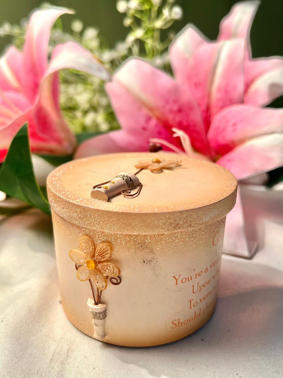 Grandma Sentiment Keepsake Box with Floral Decoration – Approx. 8 cm