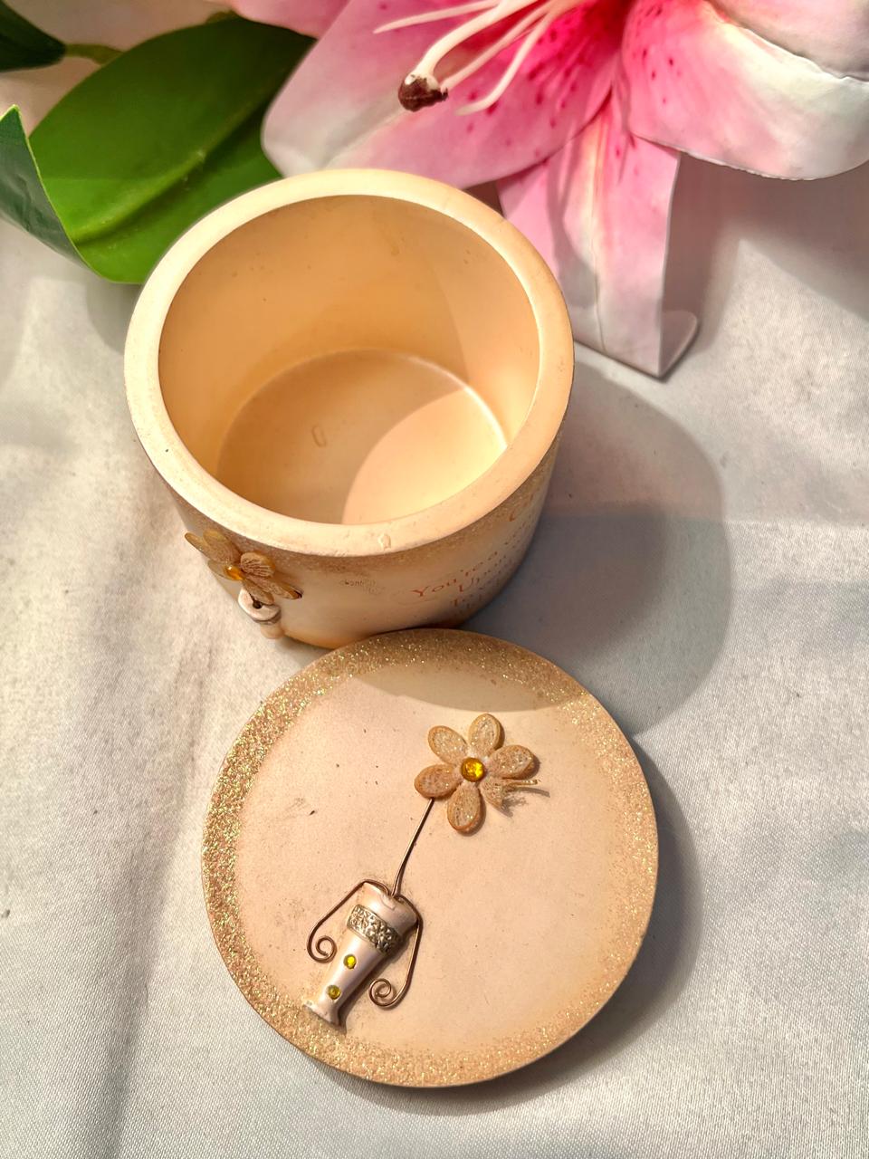 Grandma Sentiment Keepsake Box with Floral Decoration – Approx. 8 cm