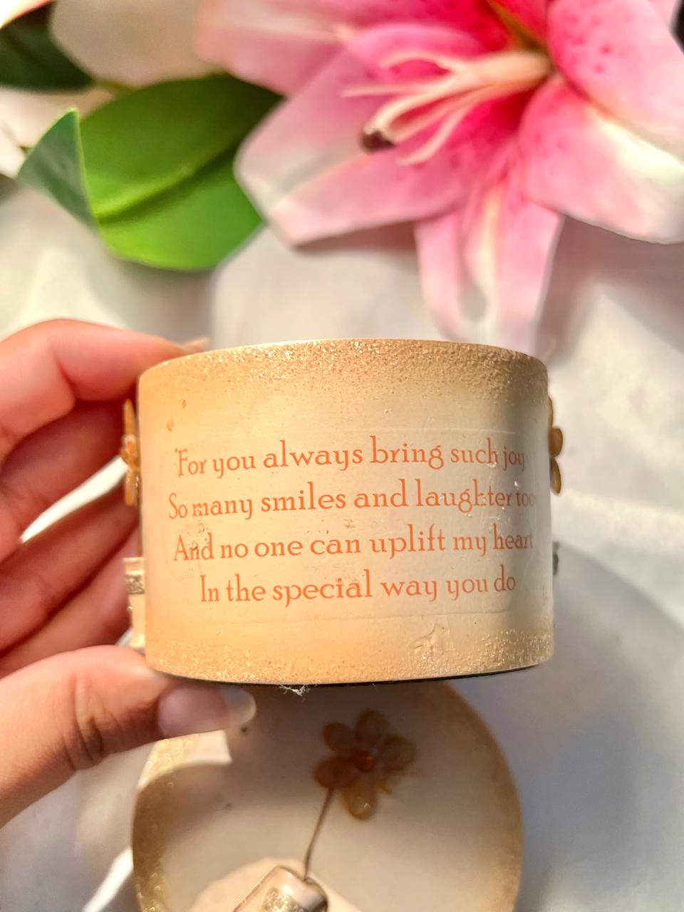 Grandma Sentiment Keepsake Box with Floral Decoration – Approx. 8 cm