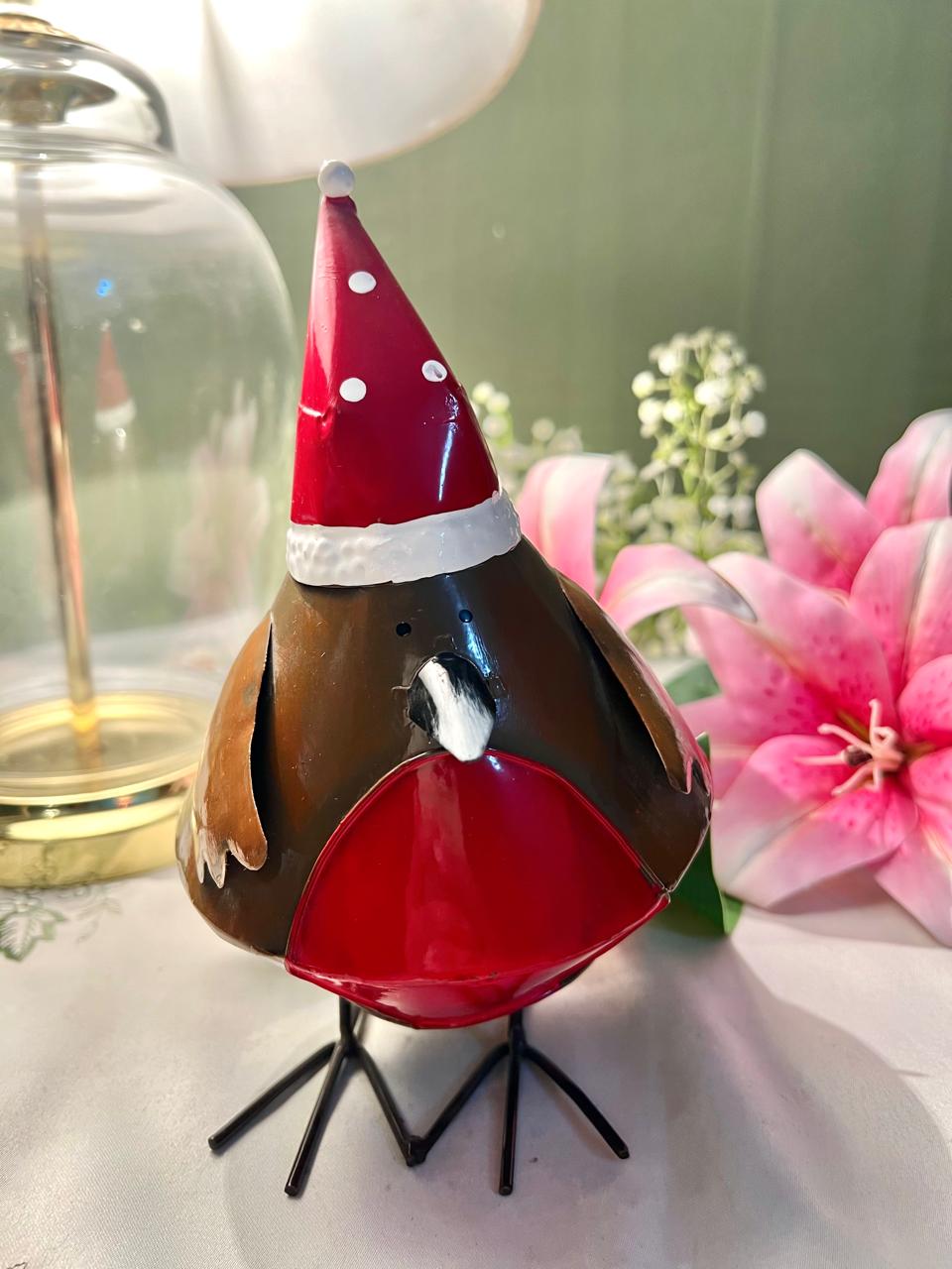 Metal Robin Christmas Ornament with Santa Hat – Festive Bird Table Décor Approx. 20 cm