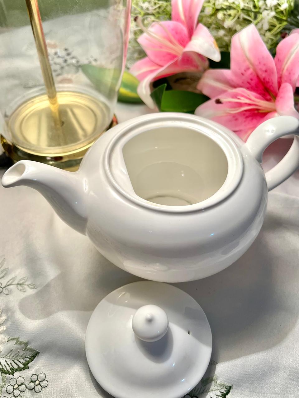 White Ceramic Teapot with Lid Classic Round Design 23cm