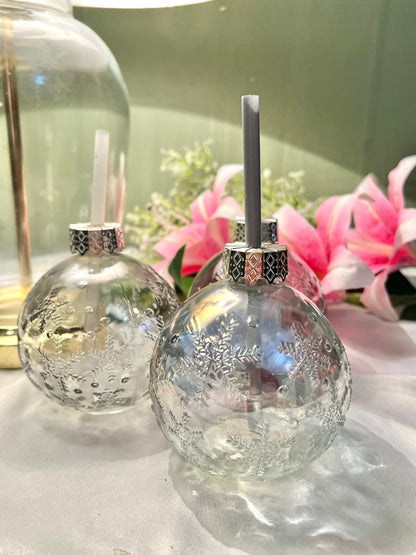 Crystal Snowflake Sipper Bottle – Elegant Glass Sipper, Each Piece 15 cm