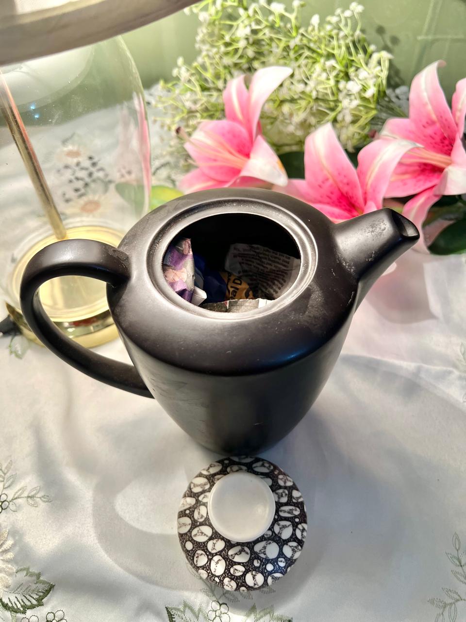 Tall Matte Black Ceramic Teapot with White Patterned Lid – Retro Modern Tea Pot