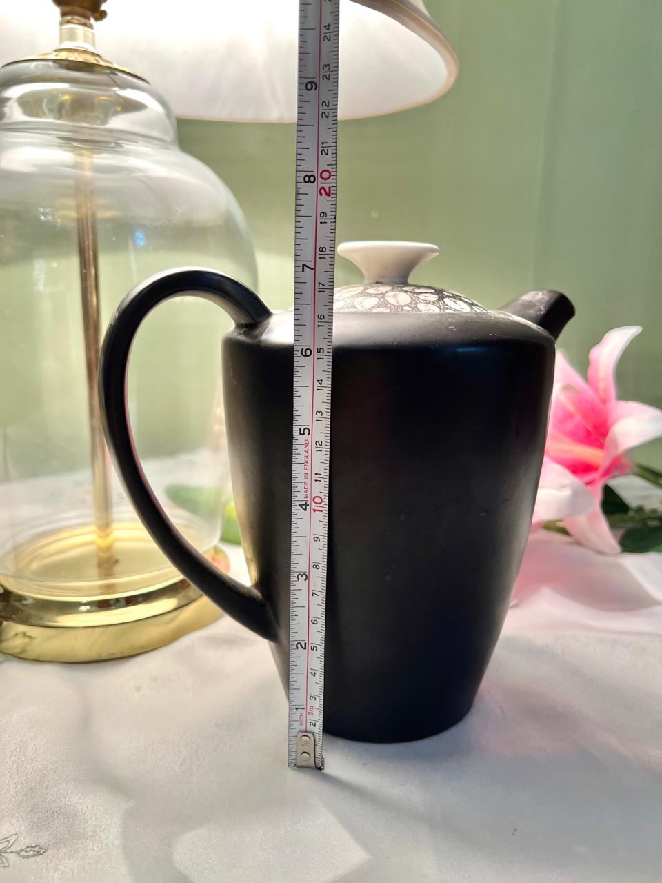 Tall Matte Black Ceramic Teapot with White Patterned Lid – Retro Modern Tea Pot