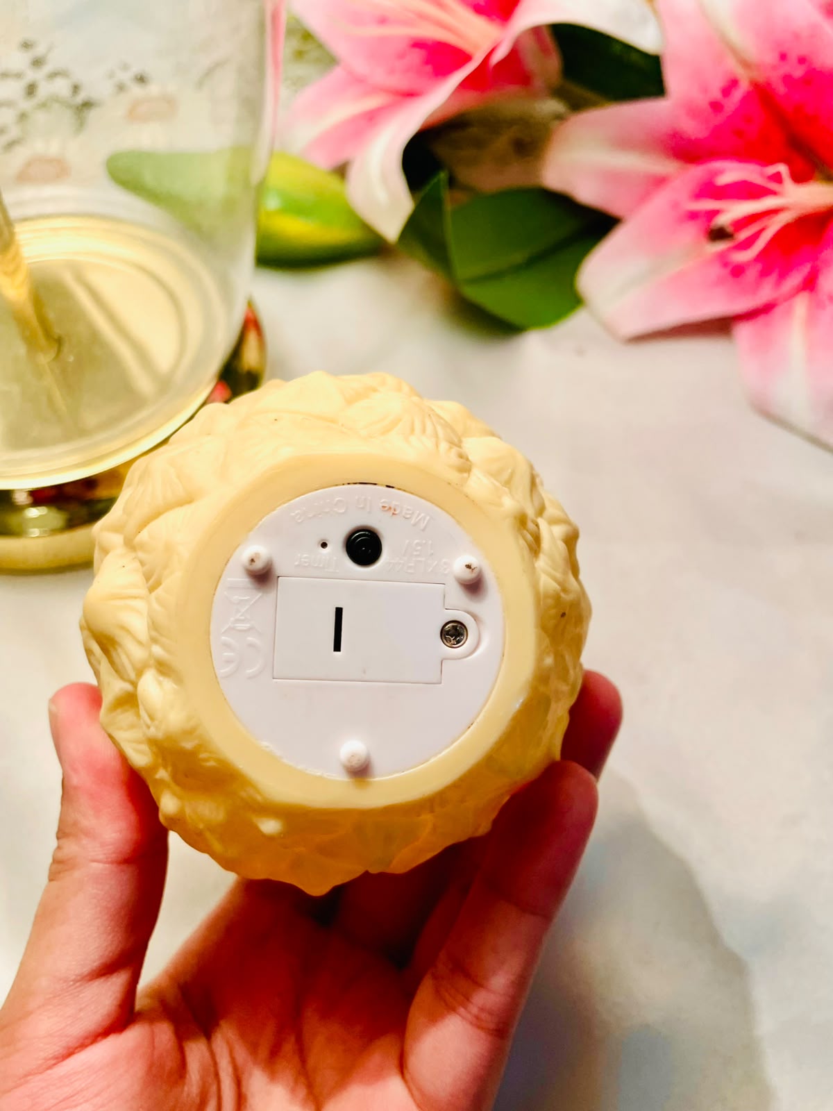 Yellow Pineapple Decorative LED Light – Approx. 5.5 Inch