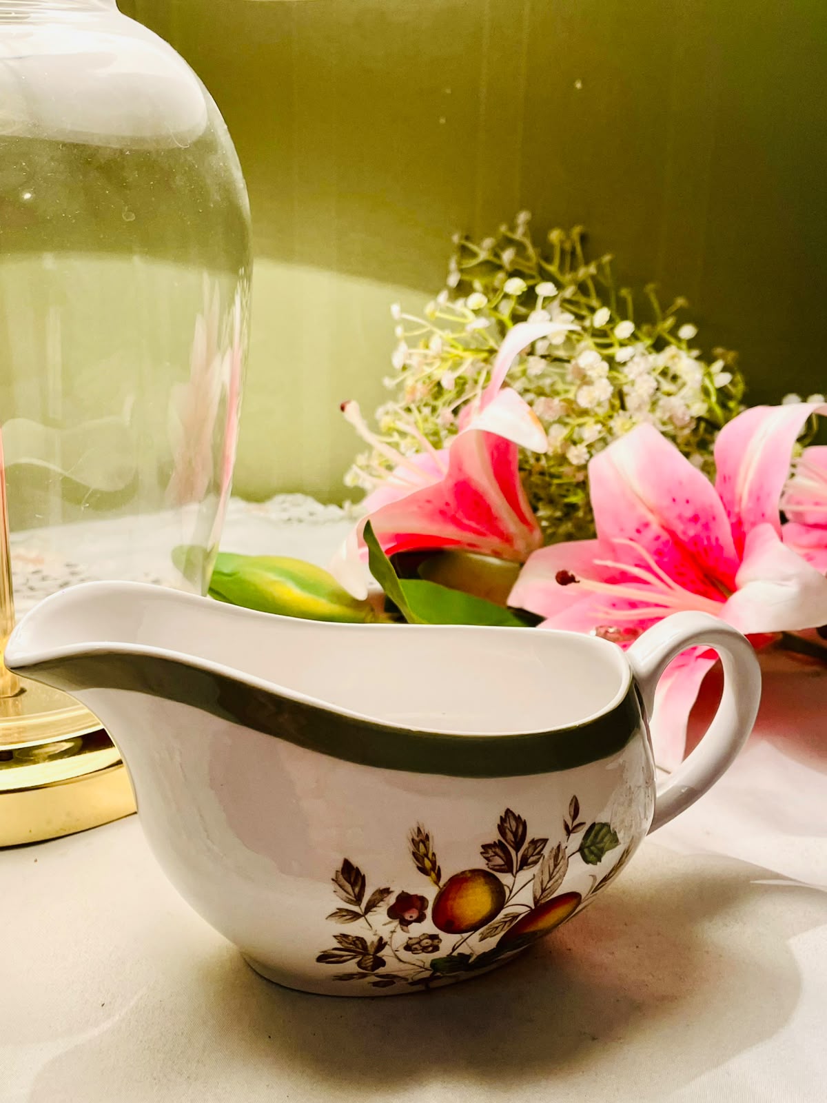 Alfred Meakin Hereford England Floral Gravy Boat 17 cm