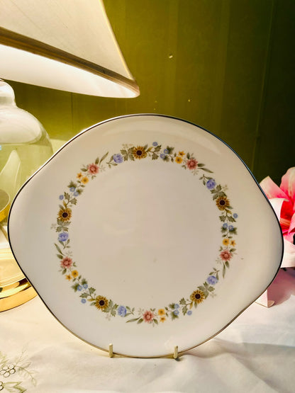 Royal Doulton Pastoral H5002 Fine Bone China Plater 10 Inch