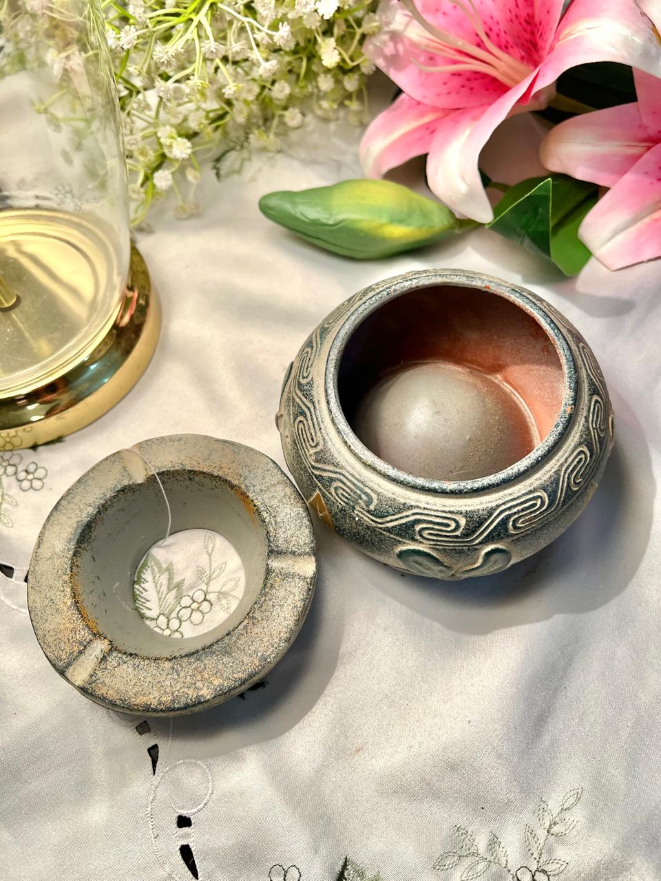 Hand Painting Decorative Ceramic Ashtray with Floral Relief 8 cm