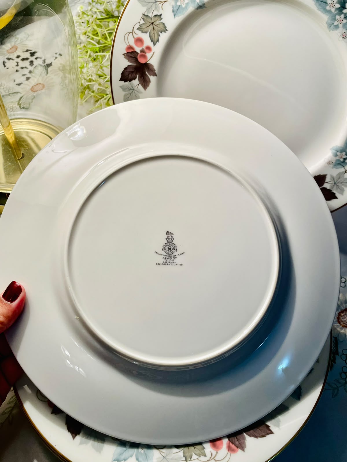 Royal Doulton Camelot TC1016 English China Dinner Plates  Set of 6 – 10.5"