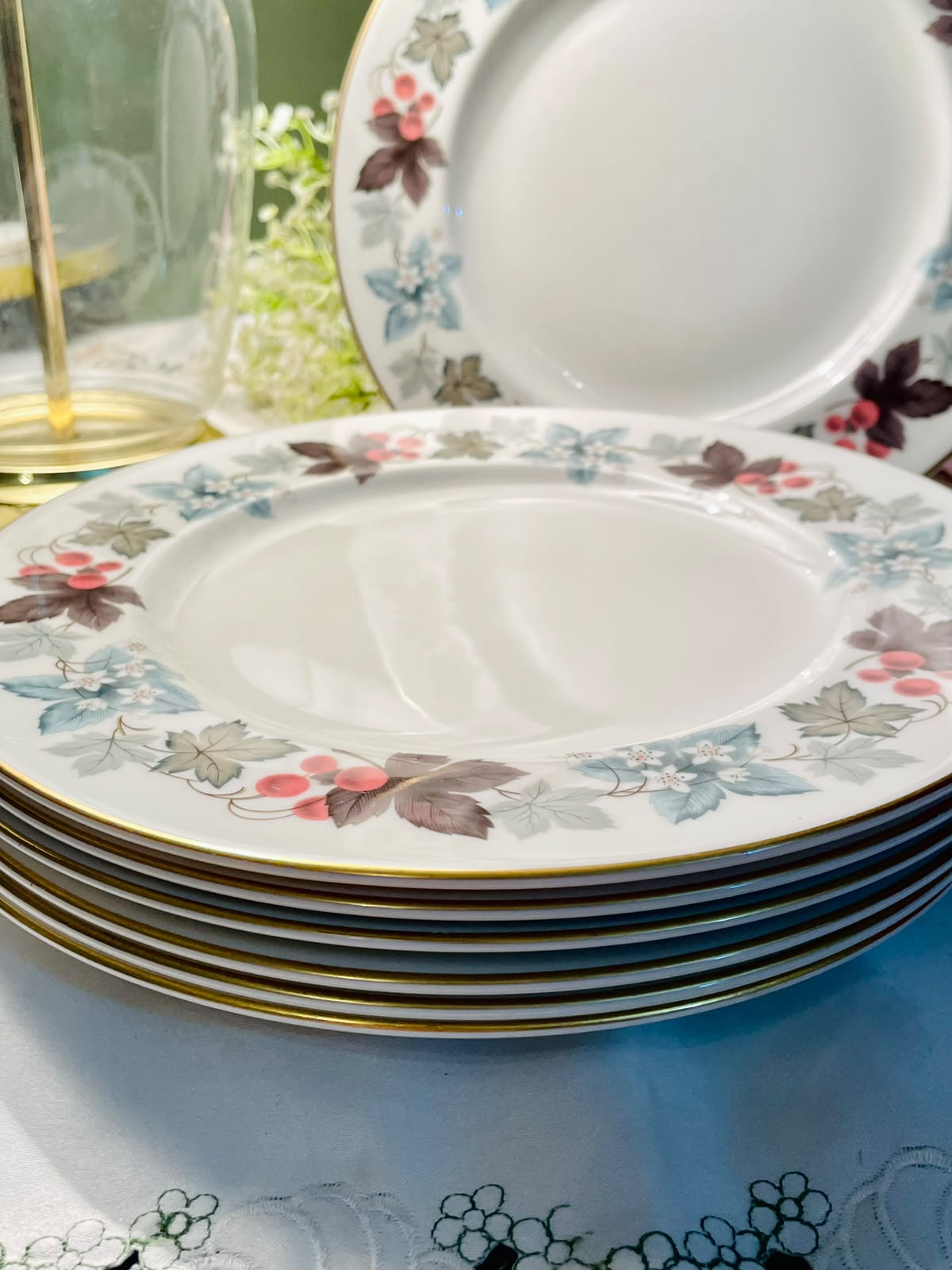 Royal Doulton Camelot TC1016 English China Dinner Plates  Set of 6 – 10.5"