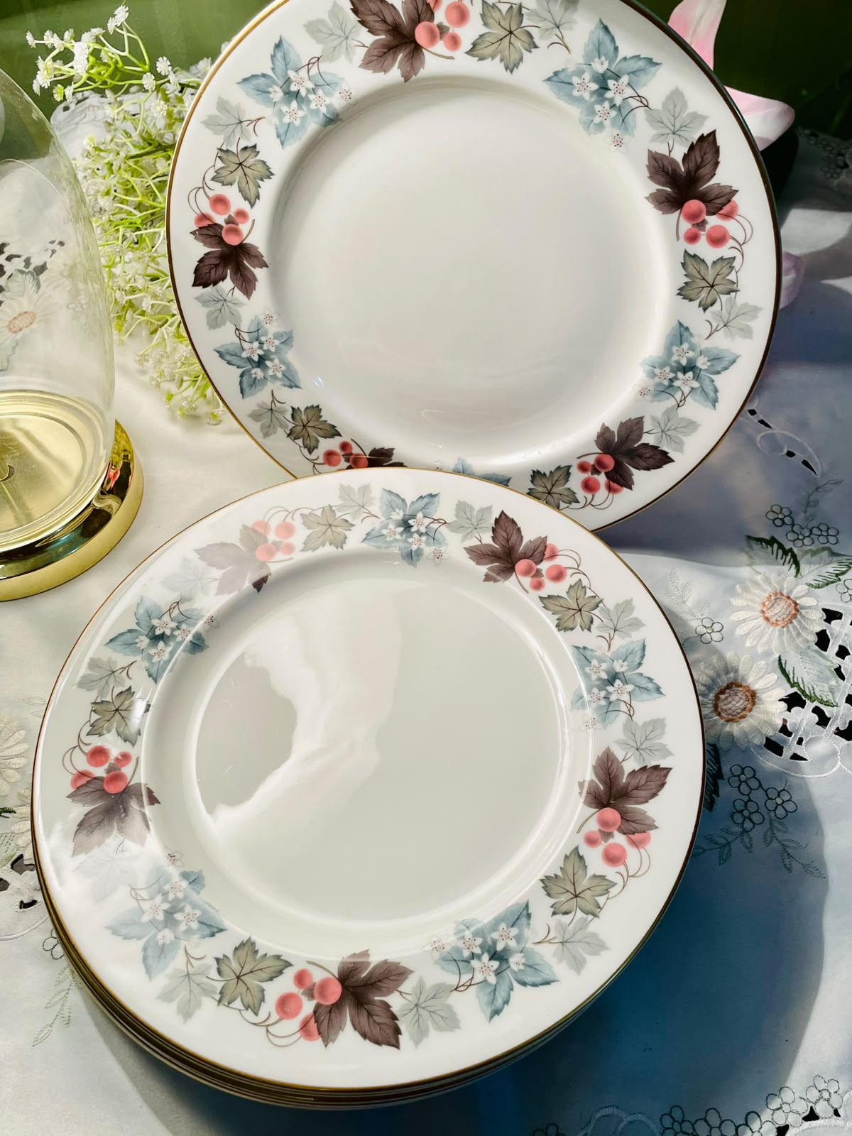 Royal Doulton Camelot TC1016 English China Dinner Plates  Set of 6 – 10.5"