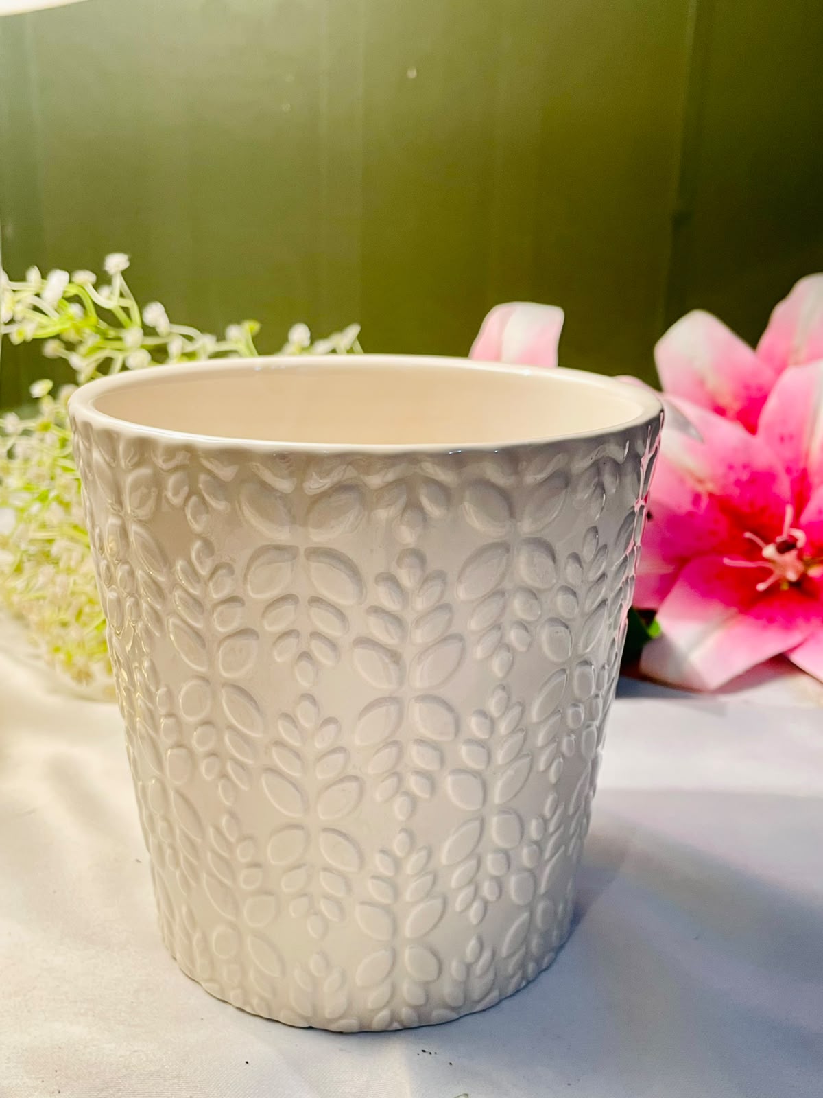 White Embossed Floral Ceramic Planter – 15cm