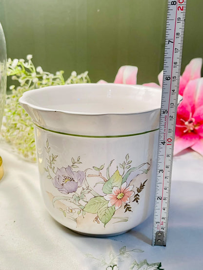 Floral Ceramic Planter with Green Trim – 14cm
