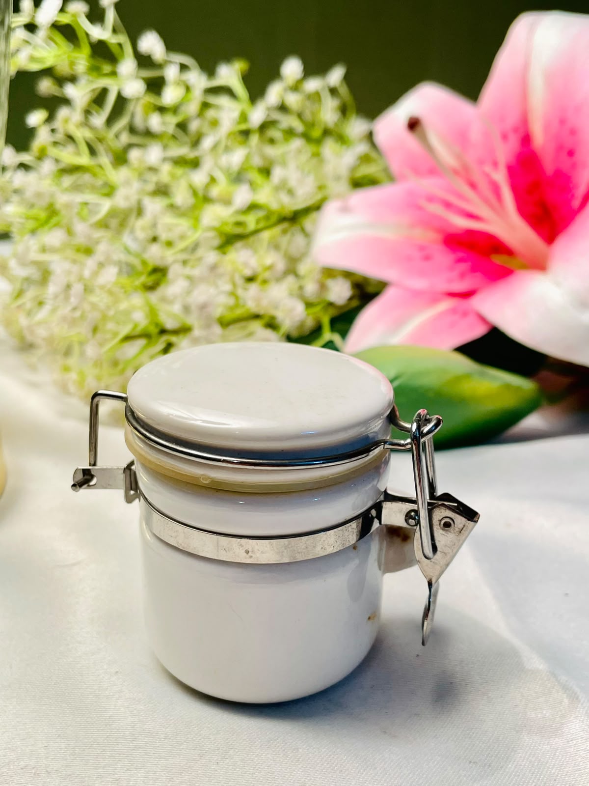 White Ceramic Clamp-Lid Storage Jar – 8cm
