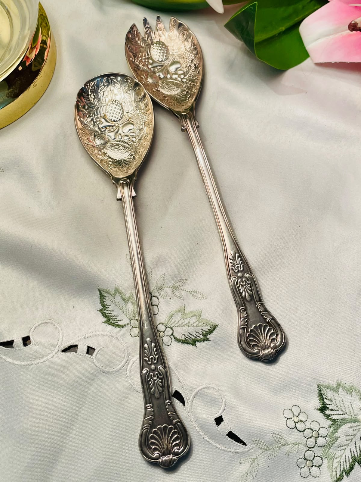 Queen Anne Silver Fruit Motif Salad Serving Set 2-Piece 9.25"