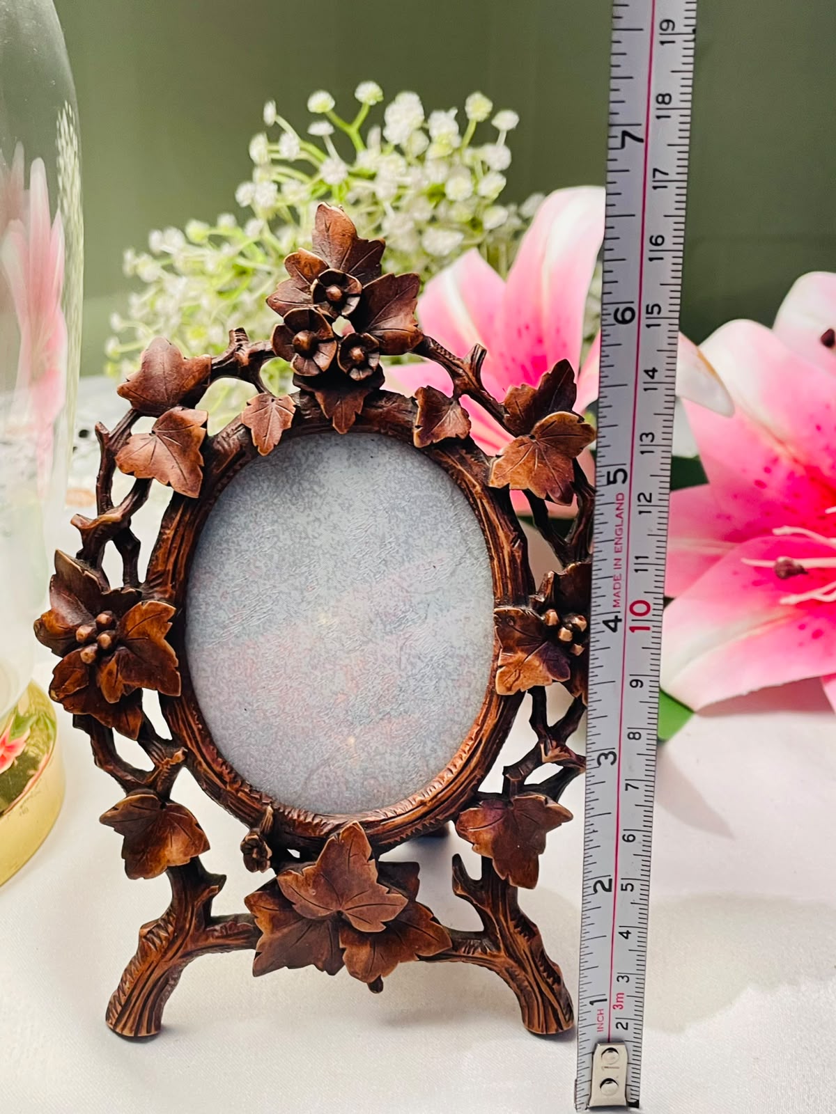 6.5" Oval Floral & Ivy Decorative Photo Frame