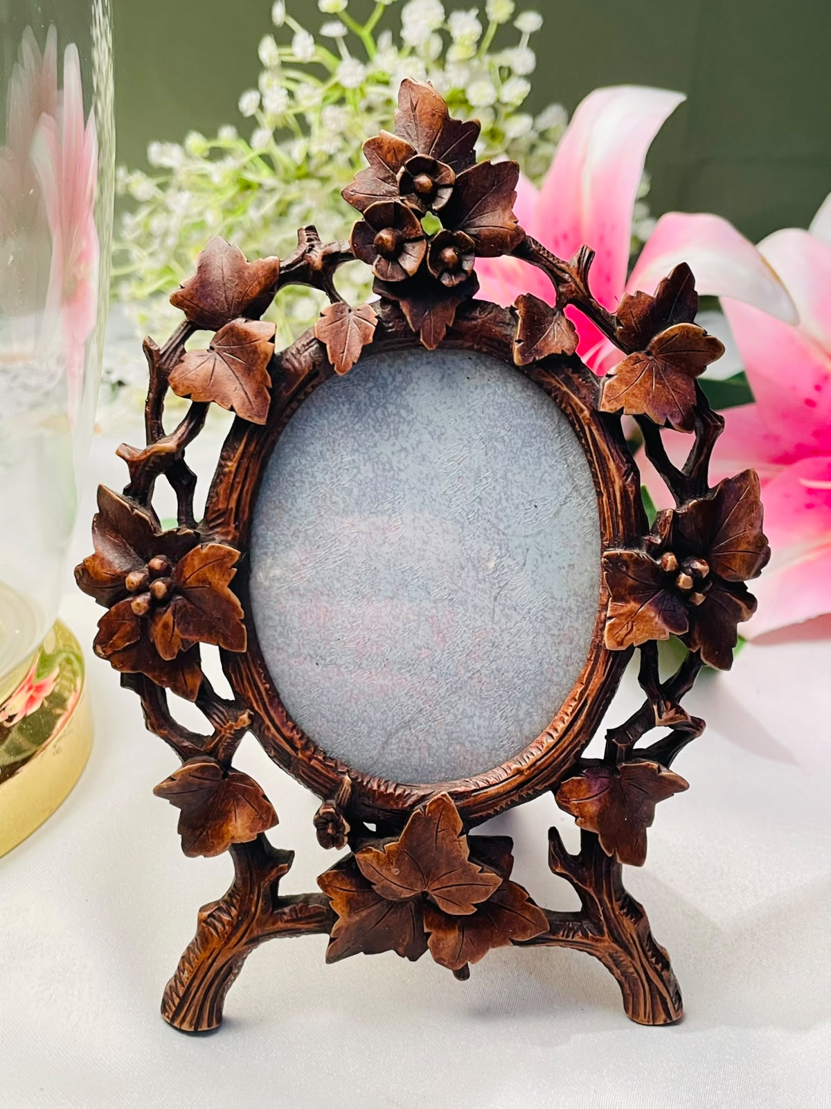 6.5" Oval Floral & Ivy Decorative Photo Frame