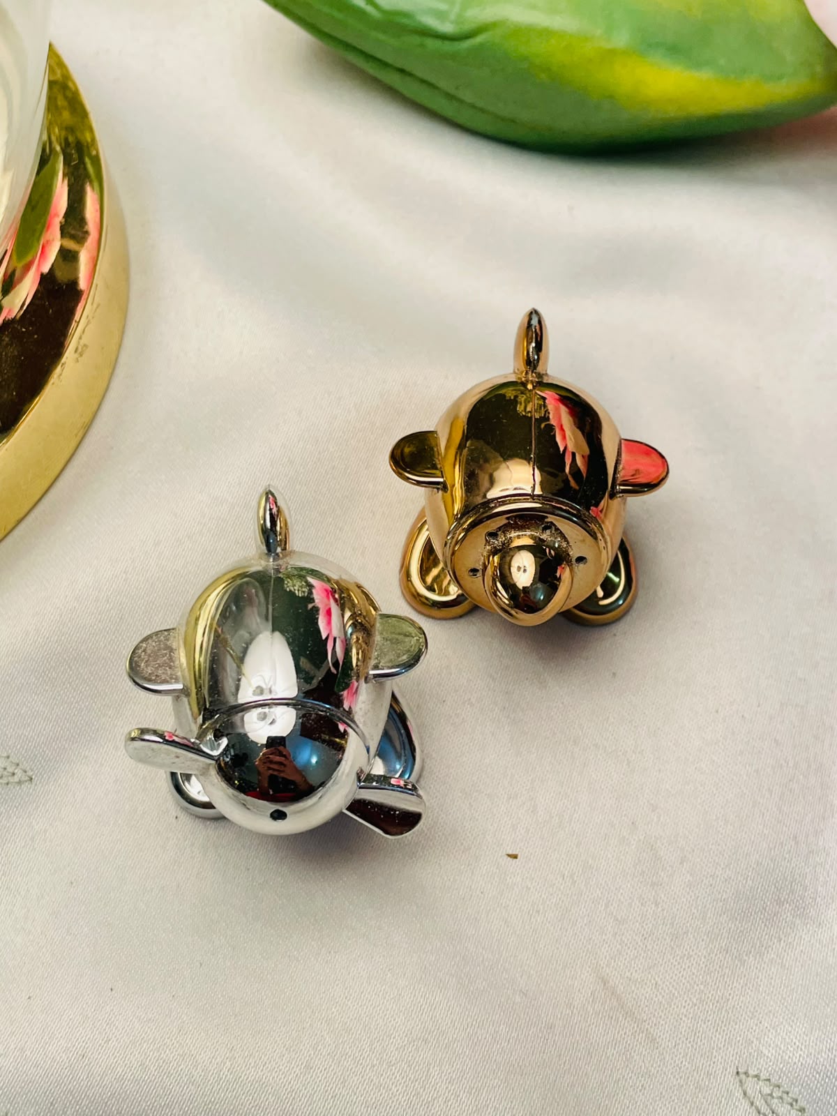 2-Piece Silver & Gold Pig Miniature Shaker Set 2 in