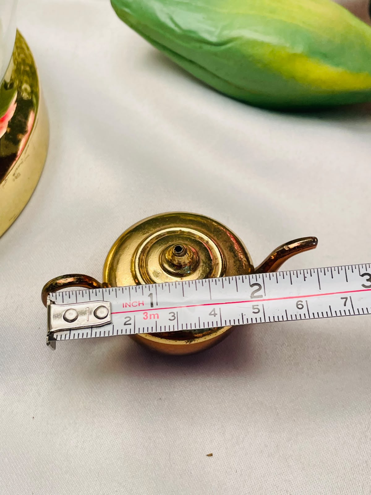 Vintage Gold-Tone Miniature Genie Lamp Ornament – 3 Inch