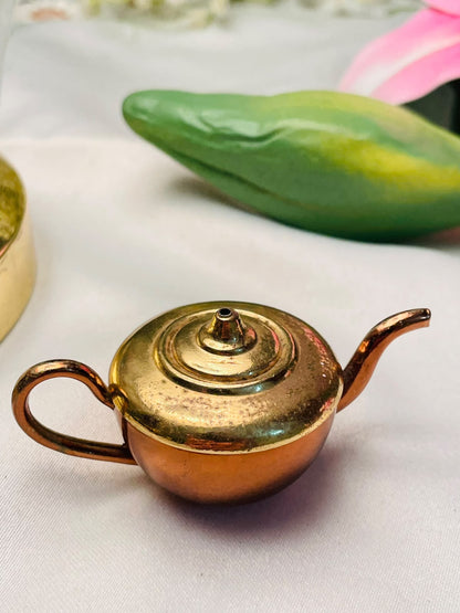 Vintage Gold-Tone Miniature Genie Lamp Ornament – 3 Inch
