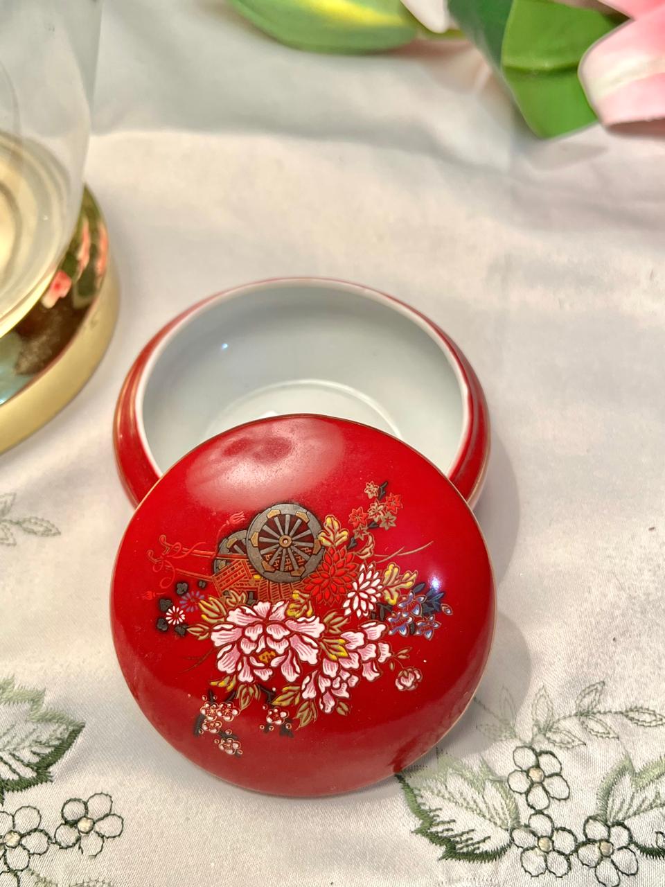 Vintage Red Floral Trinket Box – Approx. 9 cm