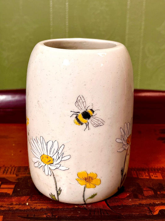 Bee & Daisy Ceramic Bud Vase 5 Inch | Cottage Core Flower Vase