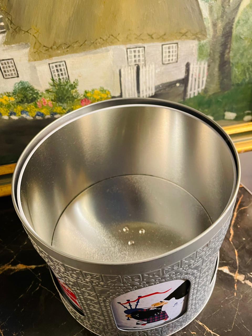 Musical Biscuit Tin Jar, Rotation Cookie Jar 2 kg– Limited Edition Collectible