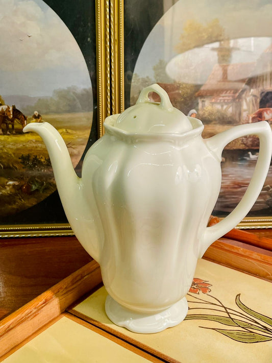 Vintage Royal Swan White Fine China Teapot – Made in England