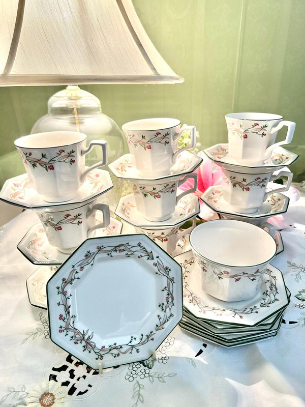 Johnson Brothers Eternal Beau 25-Piece Tea Set Floral