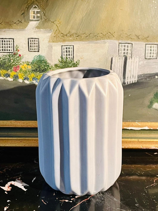 grey ceramic vase, modern minimalist vase, matte finish flower pot, decorative ceramic planter, contemporary home décor vase, table centerpiece vase