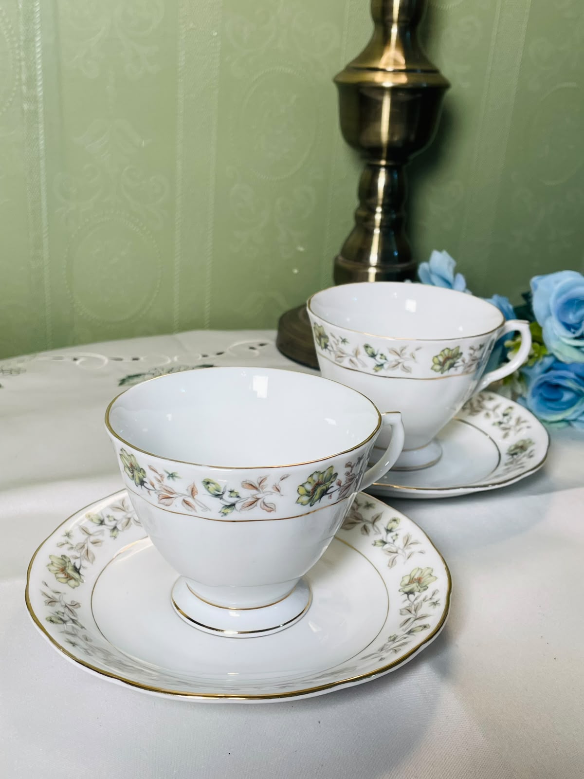 Vintage Green Floral Gold-Trim Cup & Saucer 4-Piece Set