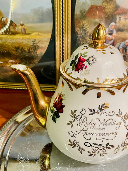 Ruby Wedding Anniversary Teapot – Gold Trim, Red Rose Floral Design