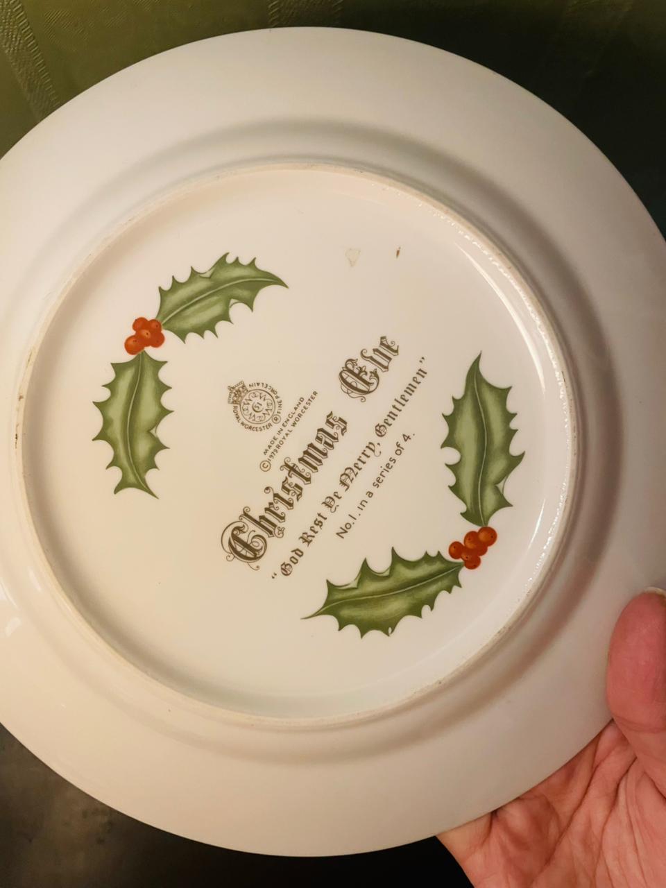 Royal Worcester Christmas 1979 Coachman Plate 9"