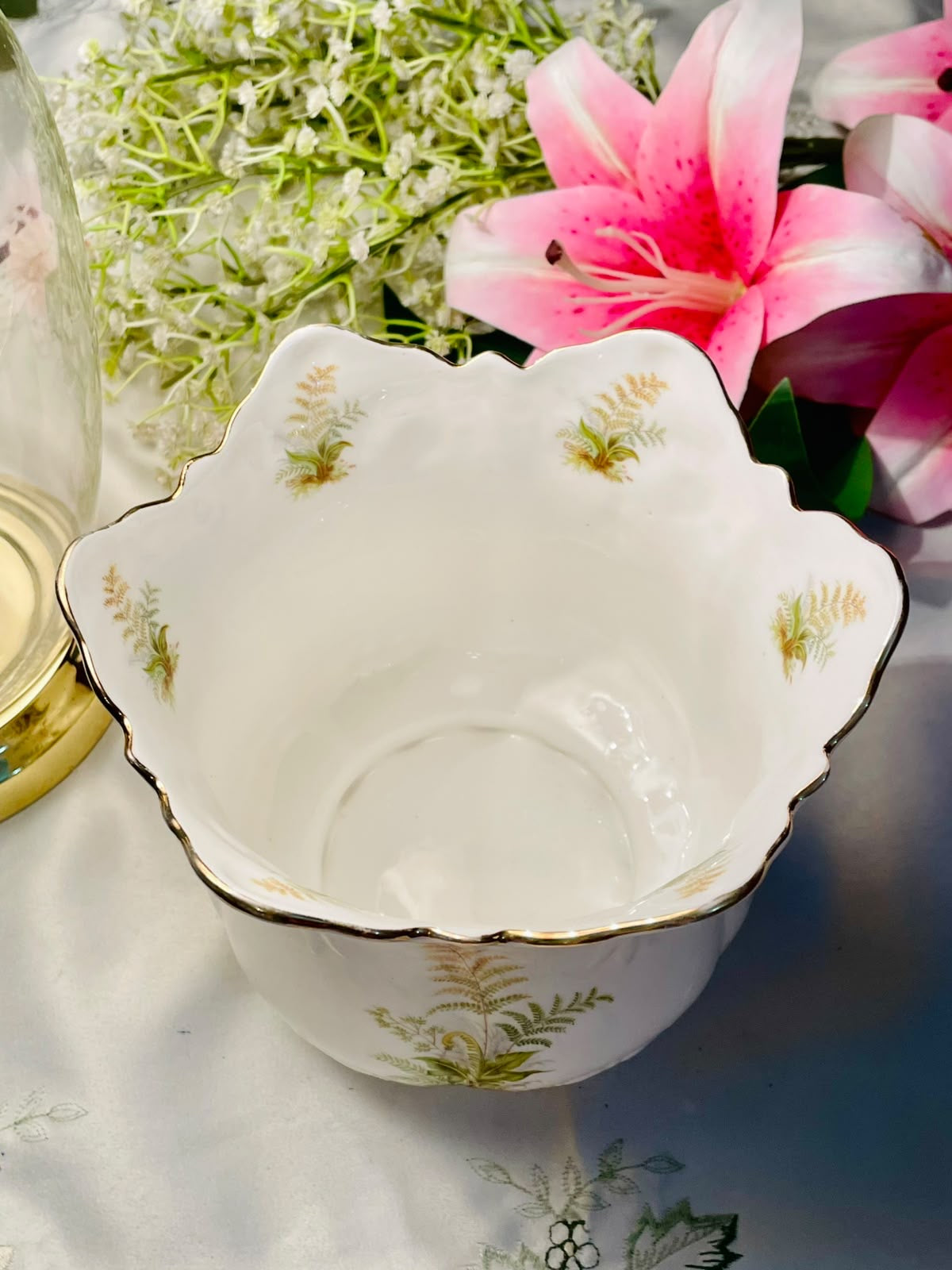 Connoisseur England Fine Bone China Botanical Large Planter