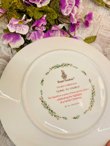 Royal Doulton 1992 Christmas Plate Going to Church 8in