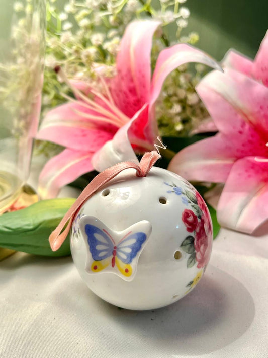 Ceramic Butterfly Potpourri Holder / Pomander – Floral Hanging Ornament, Approx. 8 cm