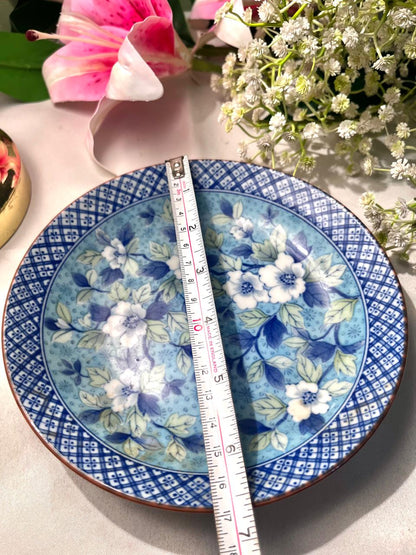 Blue Floral Porcelain Serving Bowl with Geometric Rim – 17 cm