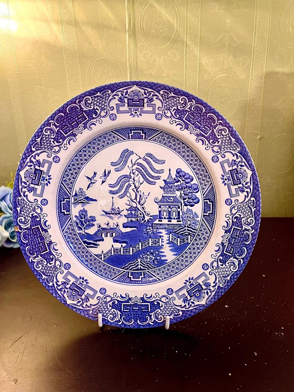 Vintage Blue Willow Style Transferware Dinner Plate 10 Inch Blue & White Ceramic