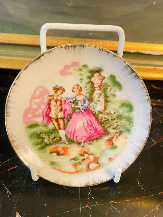Vintage Romantic Courting Scene Decorative Plate – Hand-Tinted Pastel Lovers Design – 4 Inches