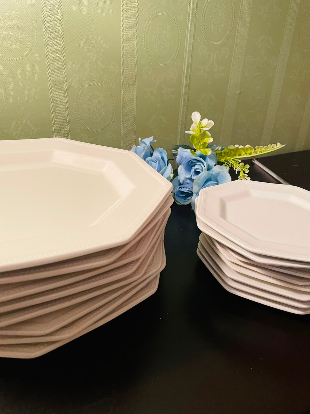 Johnson Bros Heritage White Octagonal Dinner & Quarter Plate Set 8 persons
