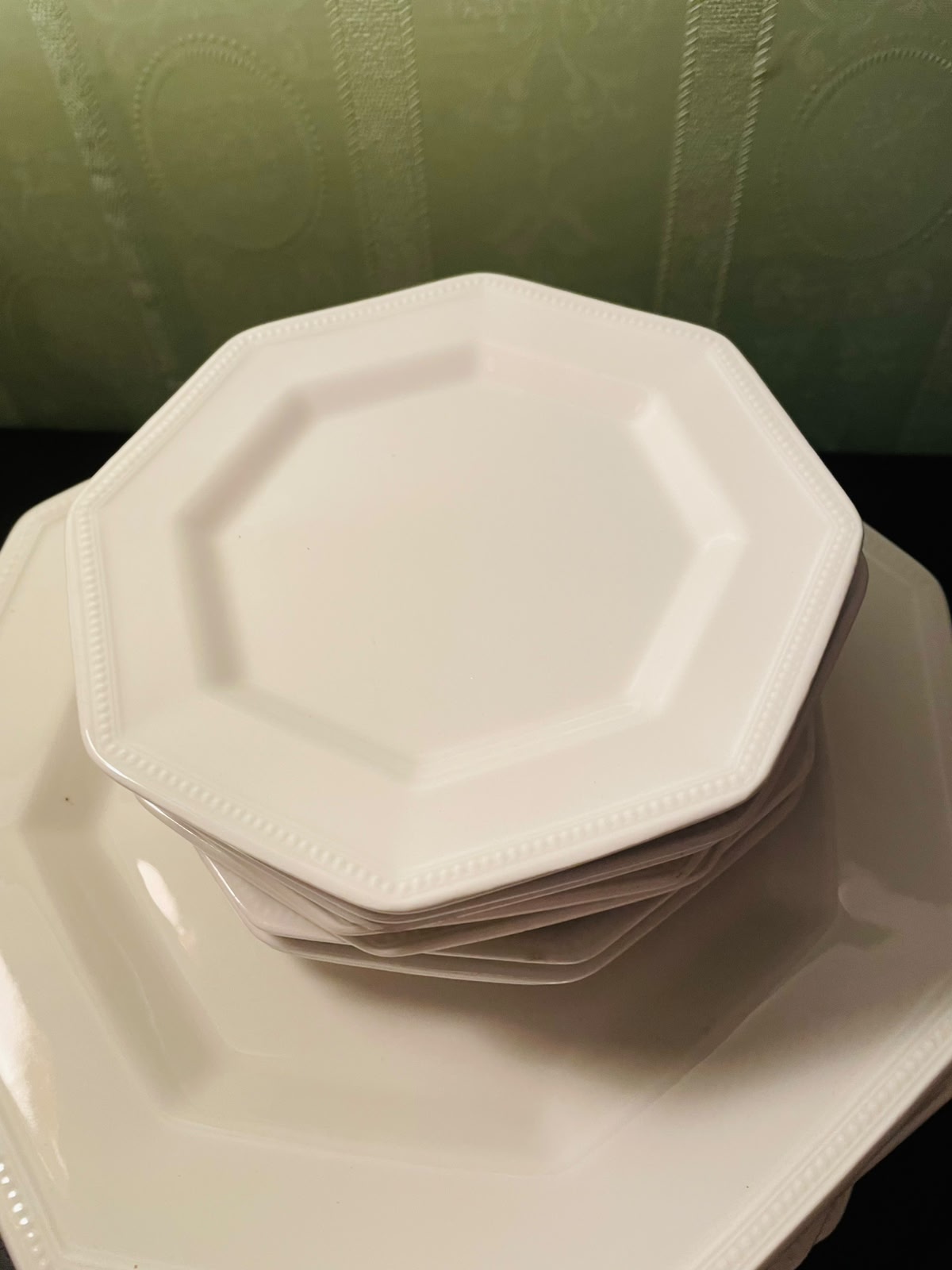 Johnson Bros Heritage White Octagonal Dinner & Quarter Plate Set 8 persons