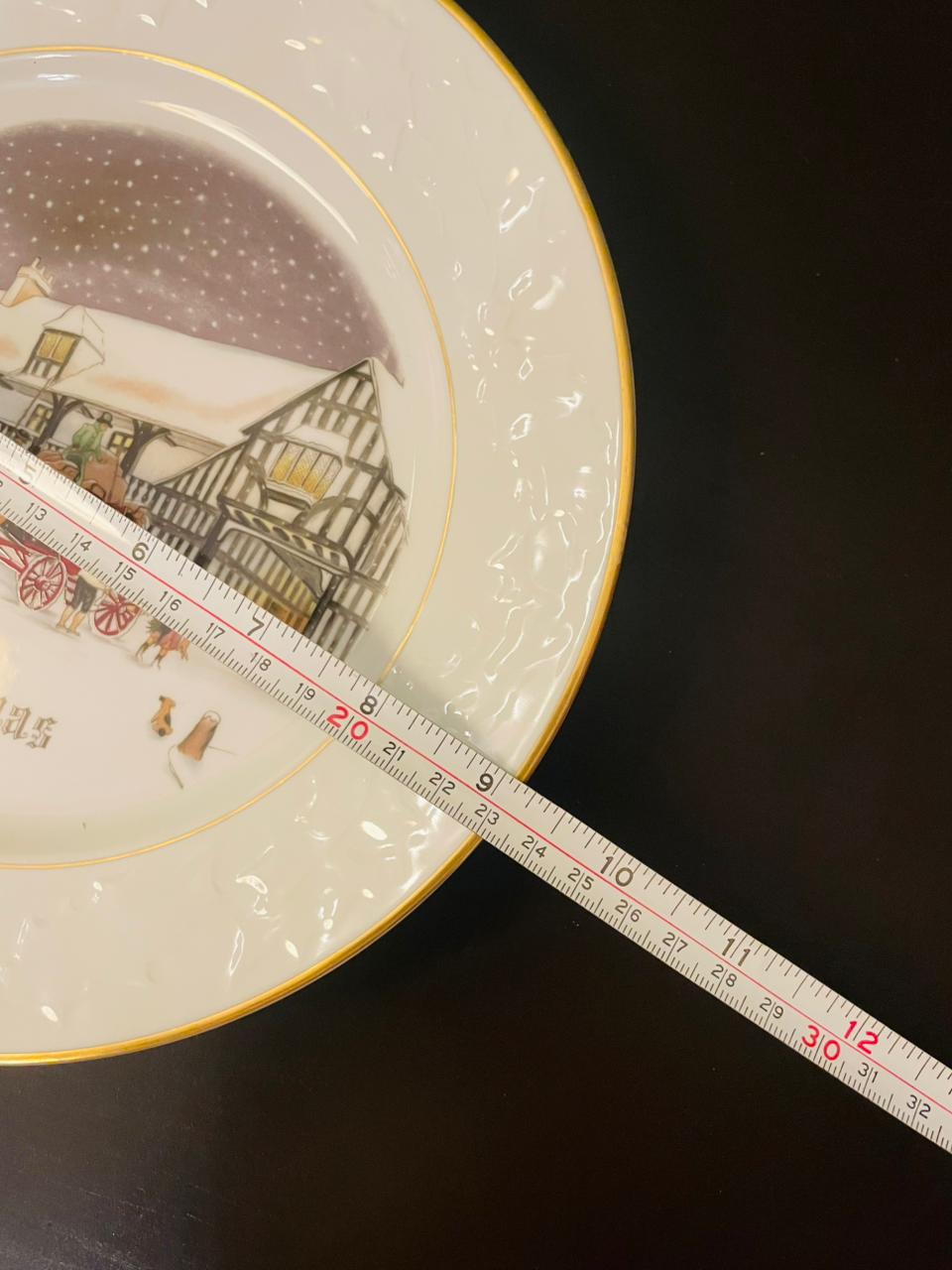 Royal Worcester Christmas 1979 Coachman Plate 9"