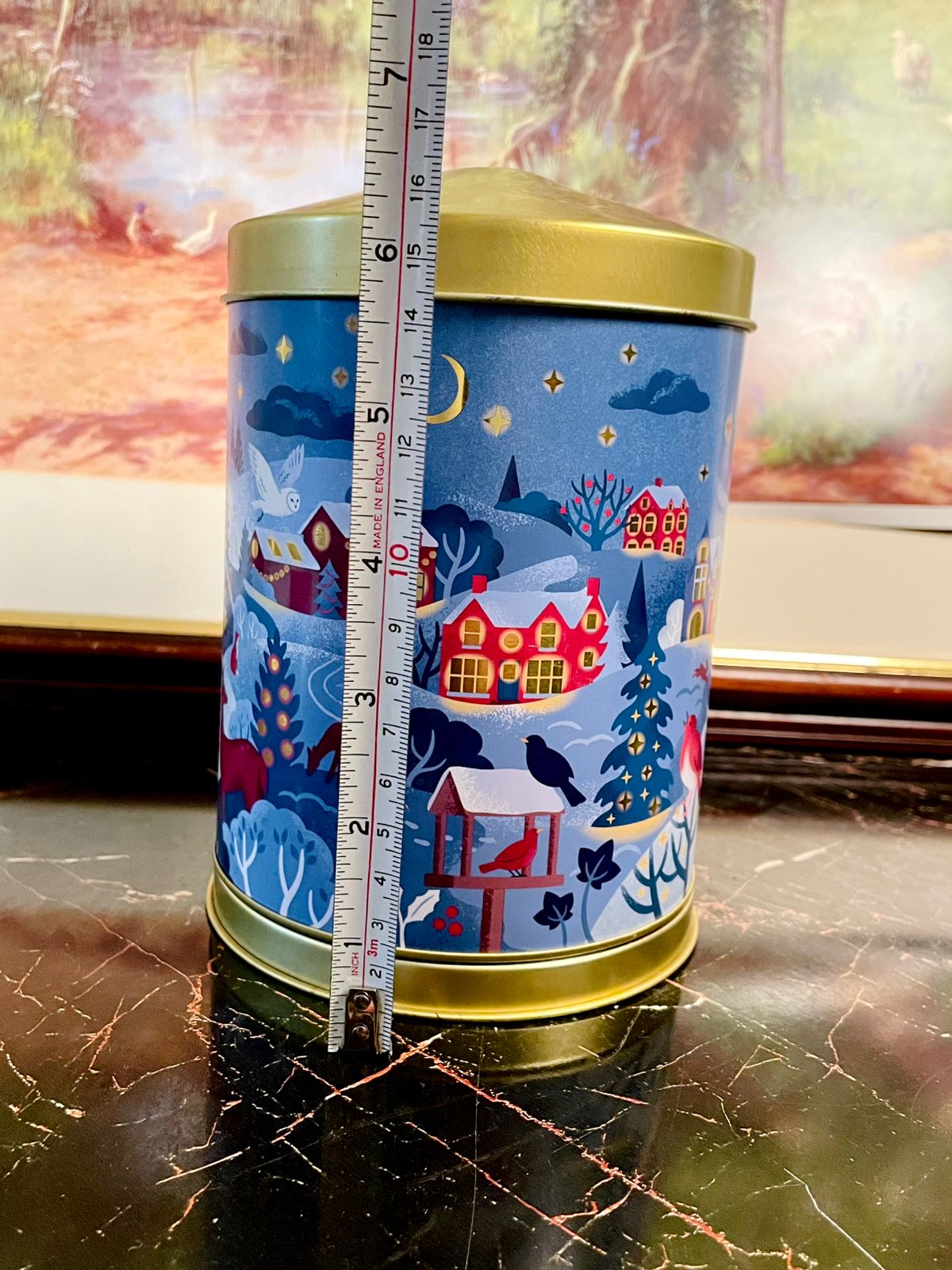 Vintage England Christmas Themed Storage Tin Musical– Festive Decorative Container with Lid
