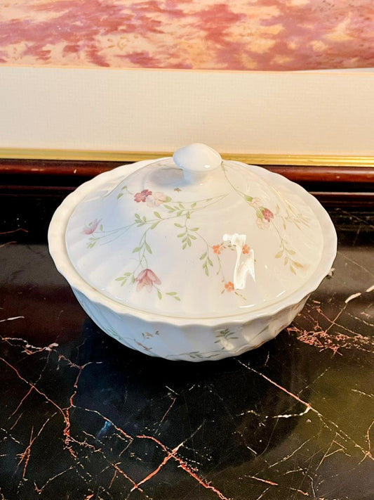 Wedgwood Campion bowl, Wedgwood England crockery, vintage Wedgwood lidded bowl, fine bone china serving dish, rare thrift finds Pakistan, collectible English bone china, Wedgwood floral pattern, heritage European crockery, vintage serving bowl with lid, timeless Wedgwood treasures