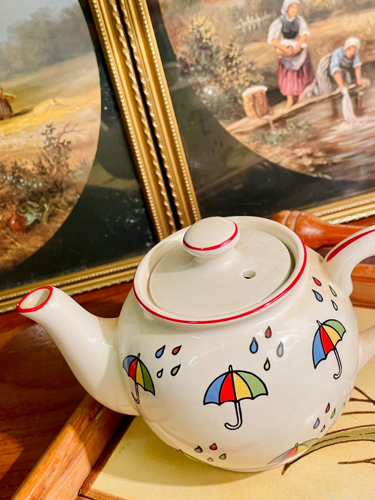 Vintage Umbrella Pattern Teapot – Made in England