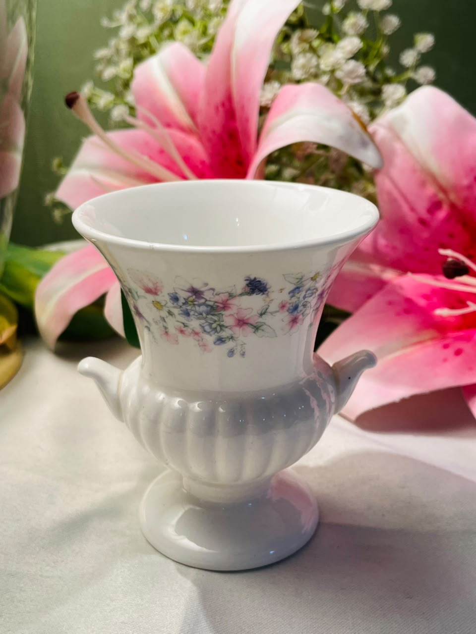 Wedgwood Bone China Floral Teapot Vase Approx. 9 cm