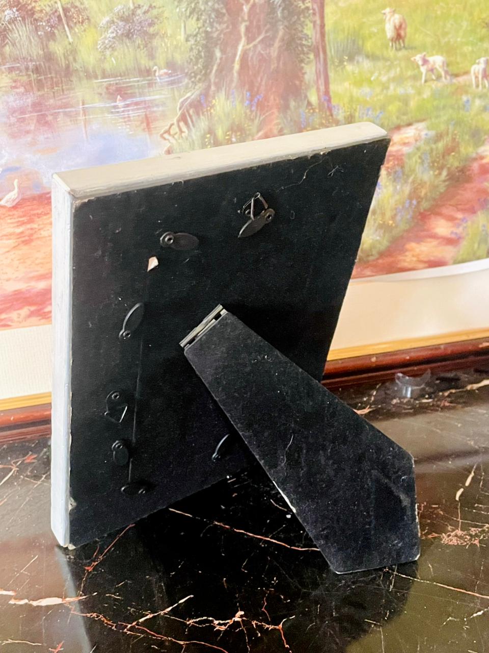 Vintage White Embossed Photo Frame – Floral Design (England)