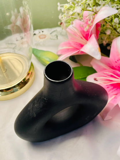 Modernist Black Ceramic Sculptural Vase – Abstract Loop Design – Matte Finish – Approx. 15 cm